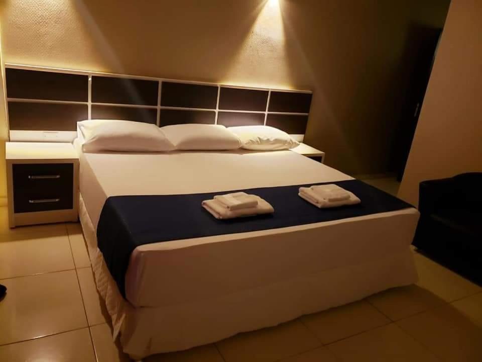 Hotel Llamosas Сиудад дел Есте Екстериор снимка