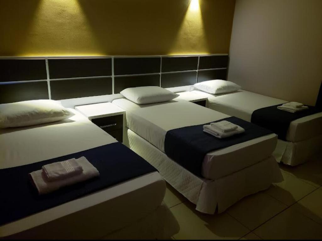 Hotel Llamosas Сиудад дел Есте Екстериор снимка
